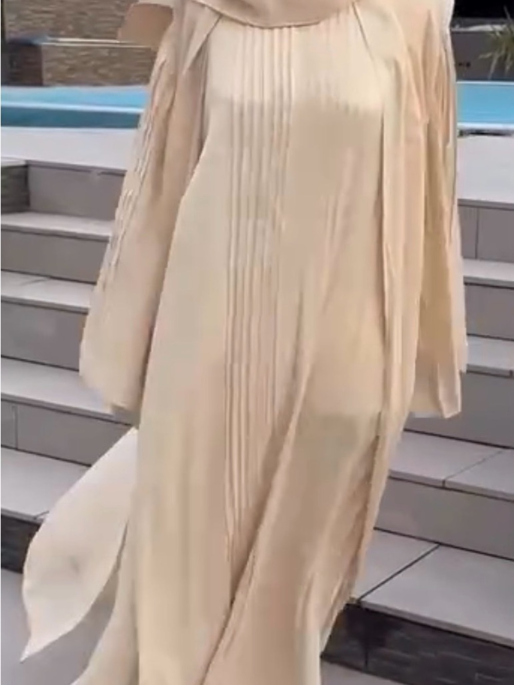 Elegant Cream Pleated Women’s abaya maxi abaya set with scarf.